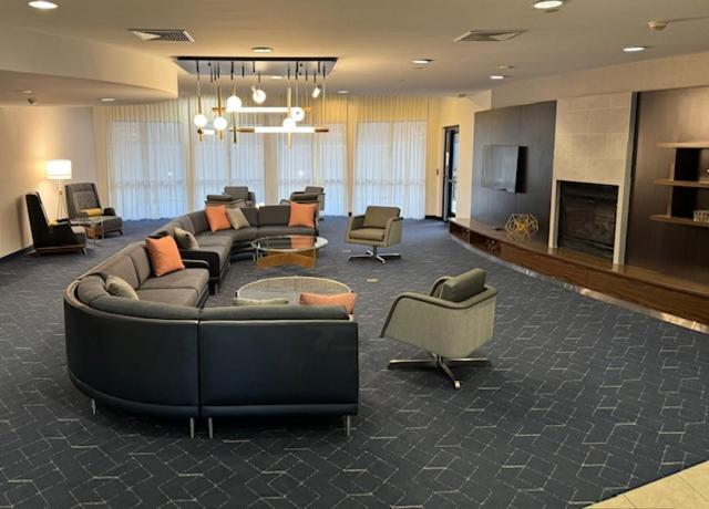 Courtyard By Marriott Kingston Ξενοδοχείο Εξωτερικό φωτογραφία