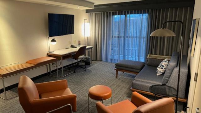 Courtyard By Marriott Kingston Ξενοδοχείο Εξωτερικό φωτογραφία