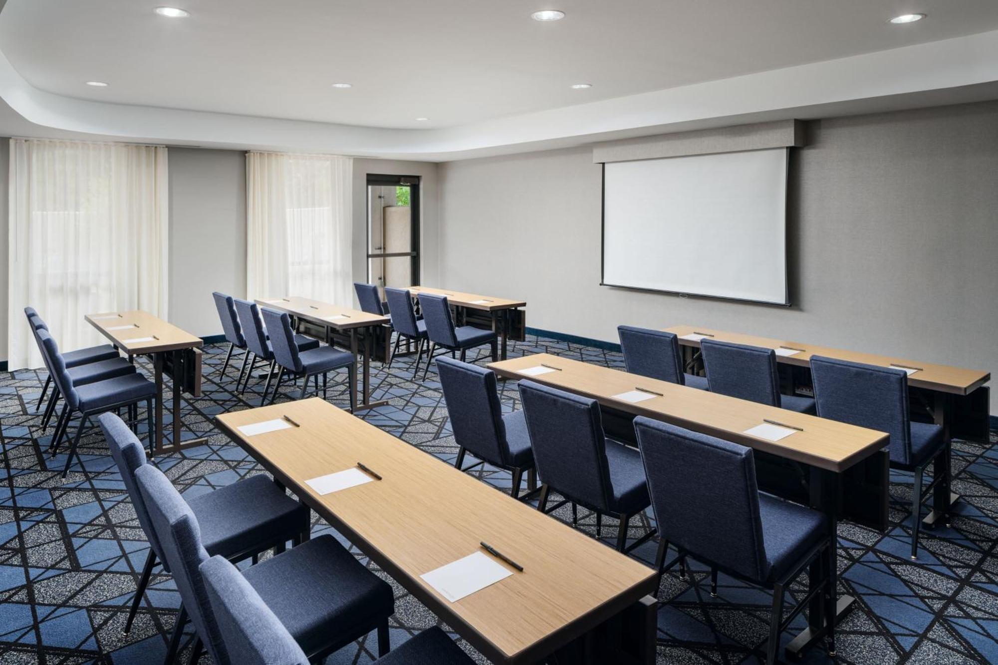 Courtyard By Marriott Kingston Ξενοδοχείο Εξωτερικό φωτογραφία