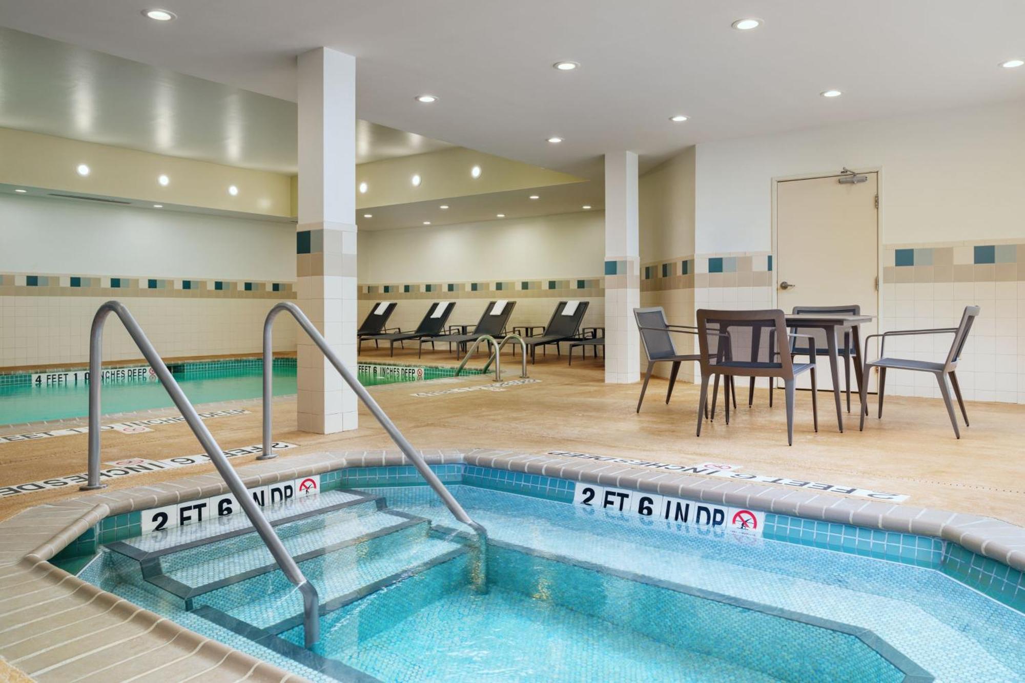 Courtyard By Marriott Kingston Ξενοδοχείο Εξωτερικό φωτογραφία