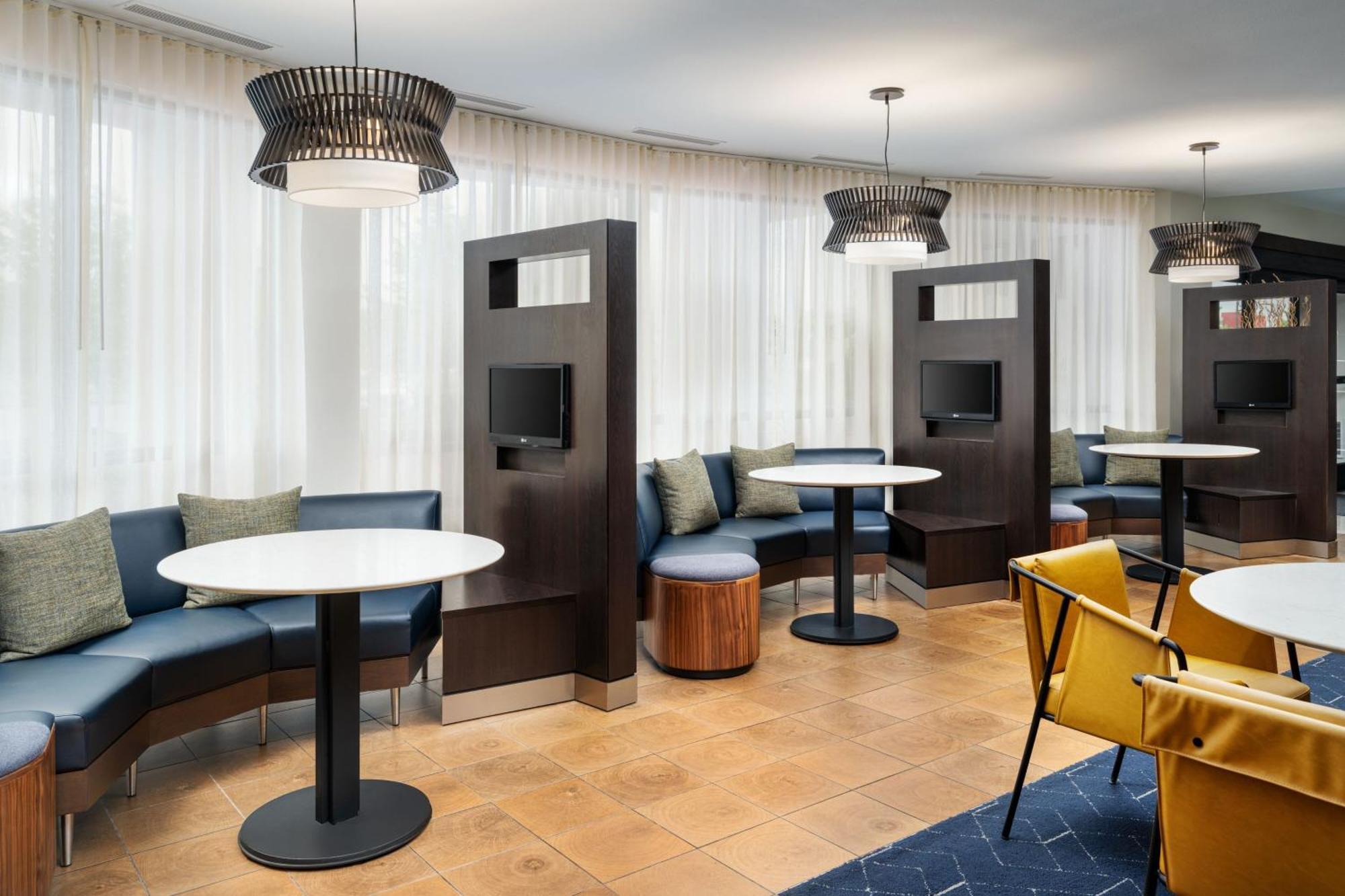 Courtyard By Marriott Kingston Ξενοδοχείο Εξωτερικό φωτογραφία
