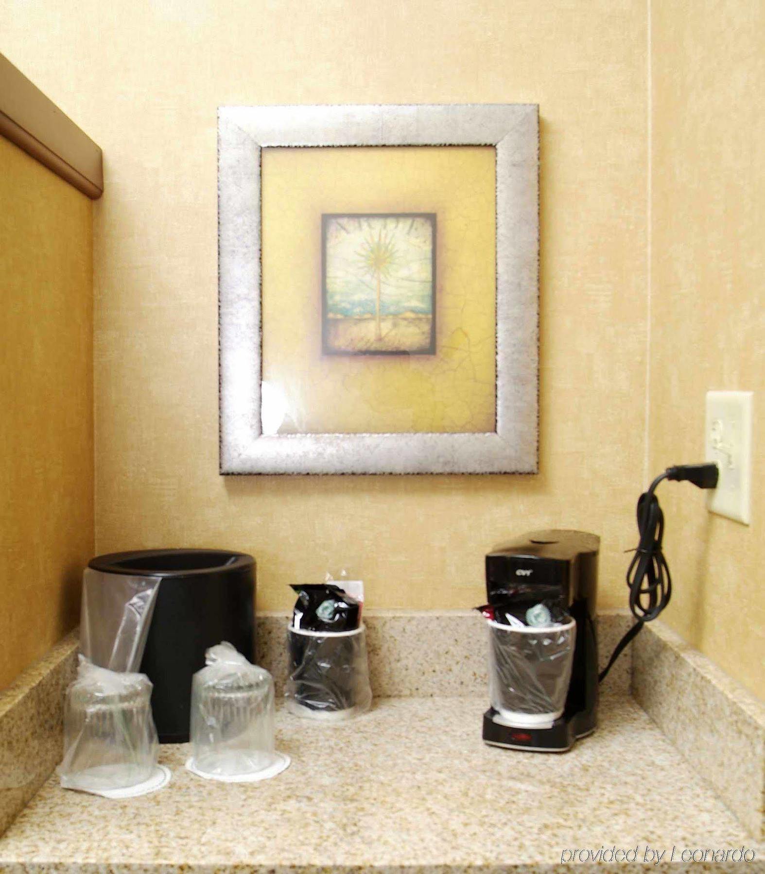 Courtyard By Marriott Kingston Ξενοδοχείο Εξωτερικό φωτογραφία